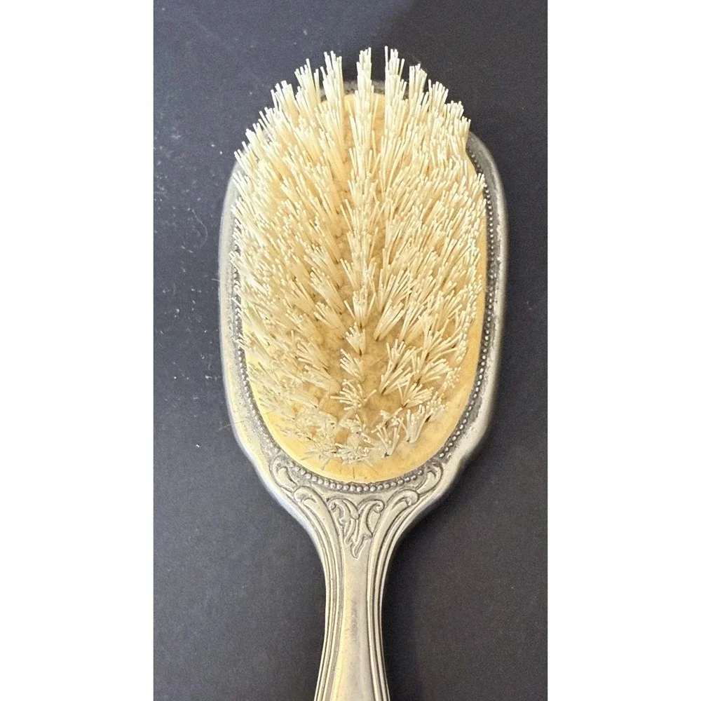 VTG Ornate 3 Pc Vanity Set Repousse Floral Silver Tone Mirror Brush & Comb EUC